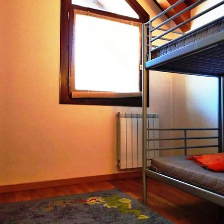 Duplex Familiar En Эстерри-д'Анеу Экстерьер фото