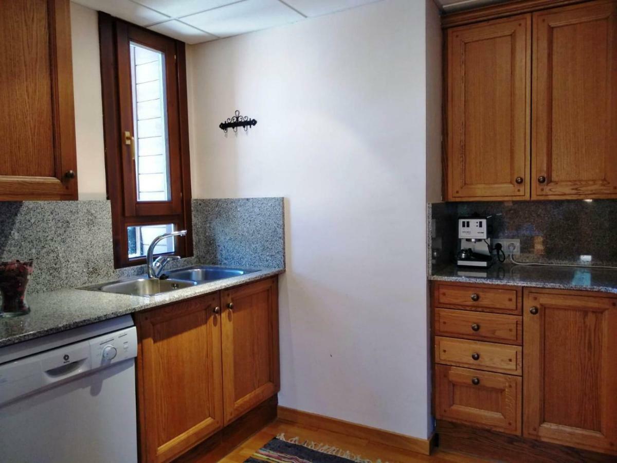 Duplex Familiar En Эстерри-д'Анеу Экстерьер фото
