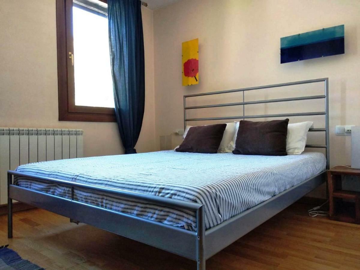 Duplex Familiar En Эстерри-д'Анеу Экстерьер фото